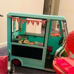 American girl doll/ vacation house/food truck with food